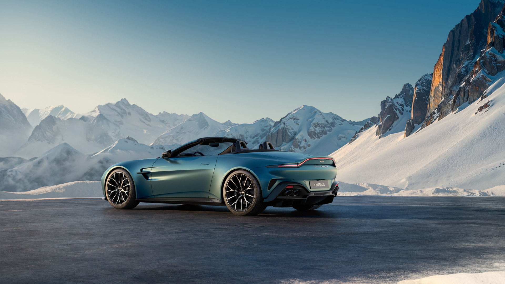 SMALL_Aston Martin Vantage Roadster_6